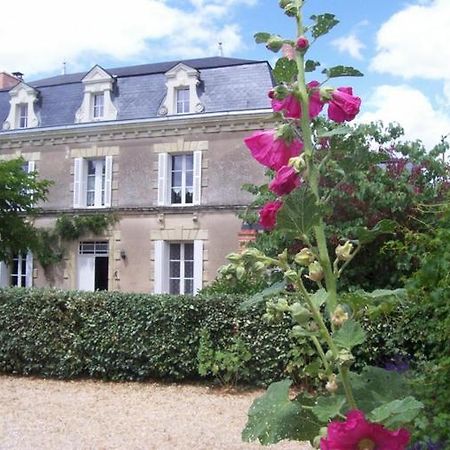 Bed and Breakfast La Jariette Airvault Экстерьер фото