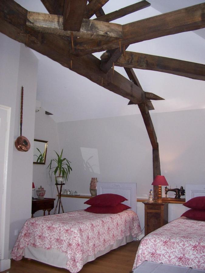 Bed and Breakfast La Jariette Airvault Экстерьер фото